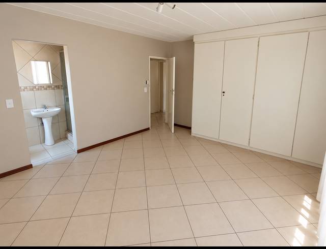 2 BEDROOM APARTMENT FOR SALE IN HIGHVELD